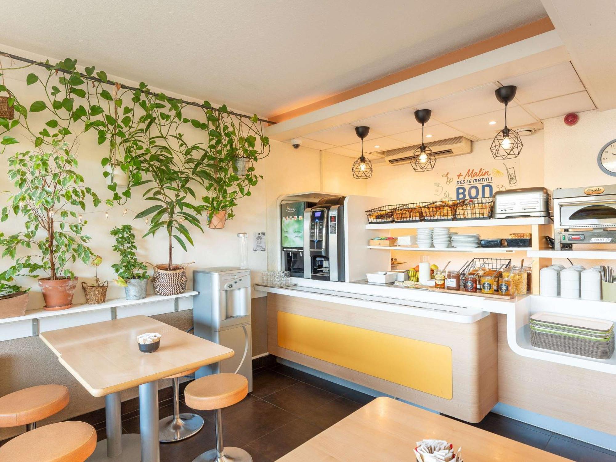 Ibis Budget Macon Nord Экстерьер фото